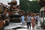 एक वर्षदेखि भग्नावशेषमै पुरानो संसद भवन, जलेका गाडीले थप कुरूप बनाउँदै (फोटोफिचर)