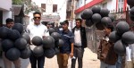 कालो बेलुन उडाएर विद्यार्थी संगठनमाथि प्रतिबन्धको विरोध