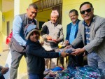 मुक्तिनाथ बैँकद्वारा स्याङ्जास्थित सितला माविका विद्यार्थीलाई न्यानो कपडा वितरण
