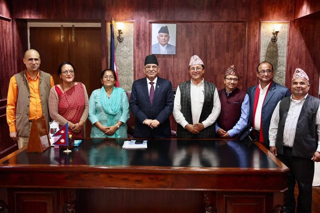 विद्यालयका कर्मचारीको सुविधा बढाउने प्रधानमन्त्री दाहालको प्रतिबद्धता