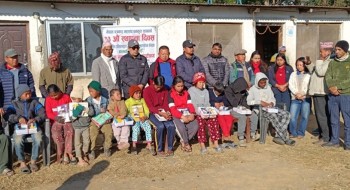 बाल पुन:स्थापना केन्द्रका अनाथ बालबालिकालाई शैक्षिक सामग्री वितरण