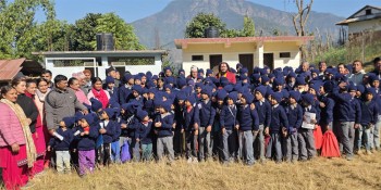 गुल्मीको भगवती माविका १८२ विद्यार्थीलाई न्यानो कपडा वितरण