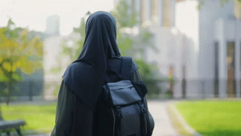 अस्ट्रियाका विद्यालयमा  छात्राहरुले हिजाब लगाउन नपाउने