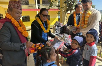 स्याङ्जाकाे पञ्चकन्या माविका पूर्व विद्यार्थीले गरे ३२२ जना विद्यार्थीलाई पोशाक वितरण