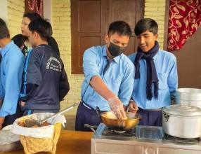व्यवहारिक शिक्षा दिदैँ काठमाडाैँ महानगरका सामुदायिक विद्यालय