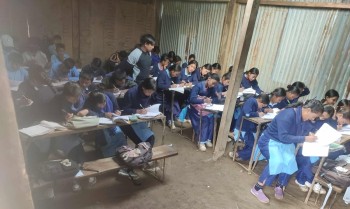 विद्यालय भवन भत्किएपछि टहरामा अध्ययन गर्दै हुम्लाका विद्यार्थी