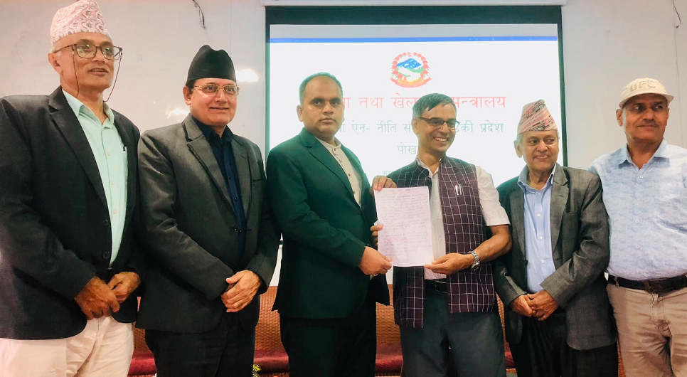 गण्डकीमा ‘शिक्षा संवाद’ : शिक्षा ऐनमा शिक्षकको वृत्ति विकास र विद्यालय सुधारलाई प्राथमिकता दिन सुझाव