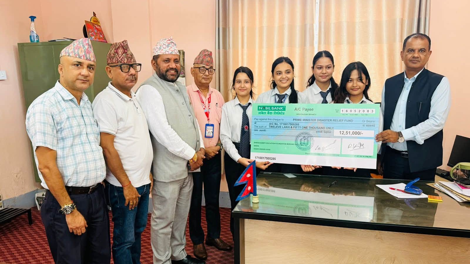 भोटेकोशी बाढी प्रभावितका लागि शिक्षादीप कलेजको १२ लाख ५१ हजार सहयोग
