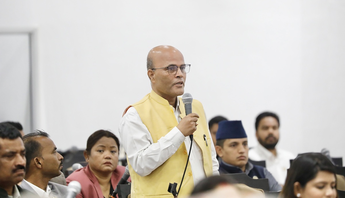 सल्लाहकारकेन्द्रित शासन चलिरहेको अमरेशकुमार सिंहको आरोप