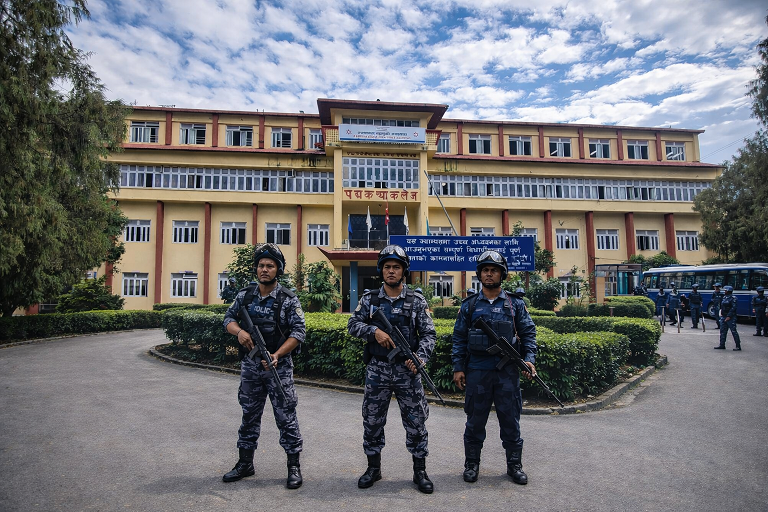 दलीय विद्यार्थी संगठन हटाउन  शैक्षिक संस्थाभित्र सुरक्षाकर्मी राख्ने योजनामा सरकार 