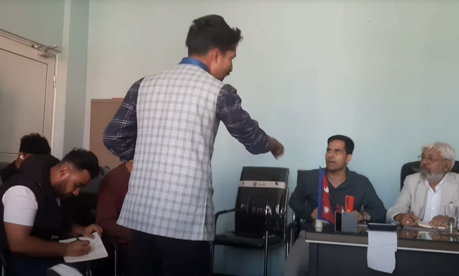 गण्डकी विश्वविद्यालयमा अनियमितताबारे जेनजी युवाहरूले कुलपति र रजिष्ट्रारसँग मागे जवाफ