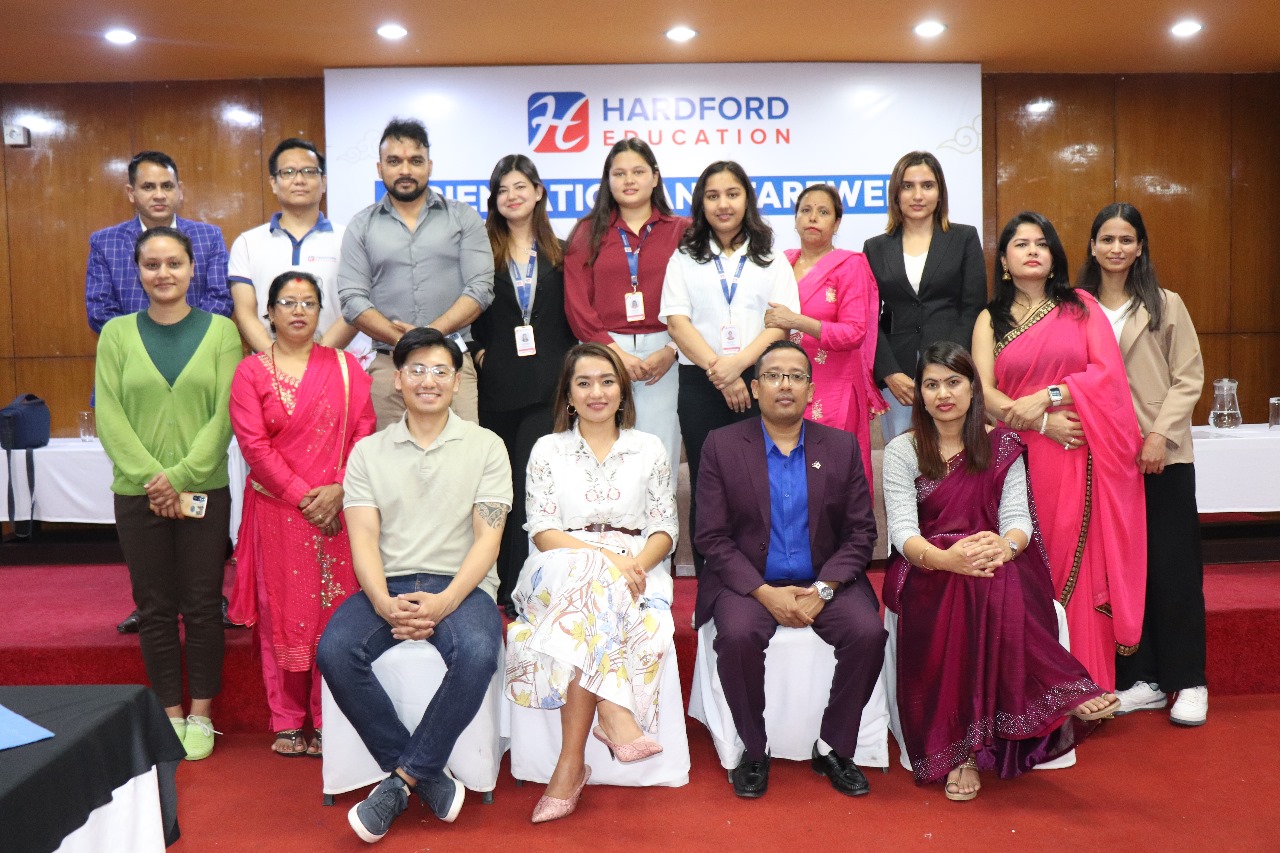 हार्डफाेर्ड  विद्यार्थी अभिमुखीकरण तथा विदाई कार्यक्रम सम्पन्न (फाेटाेफिचर)