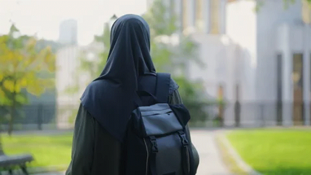 अस्ट्रियाका विद्यालयमा  छात्राहरुले हिजाब लगाउन नपाउने