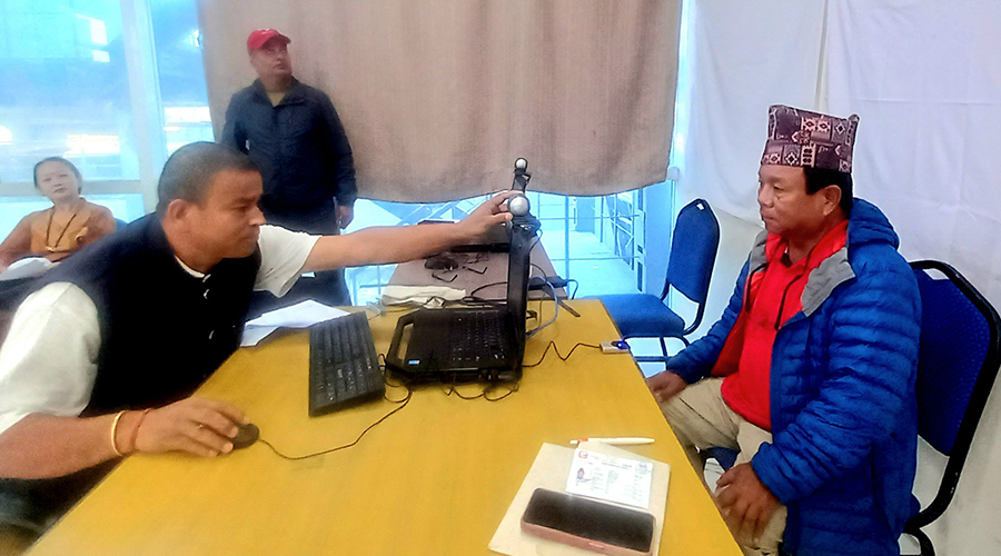 शिक्षामन्त्री महावीर पुनले मतदाता नामवलीमा गराए नाम दर्ता, जेनजी पुस्तालाई २१ फागुनको चुनावमा भाग लिन अनुरोध