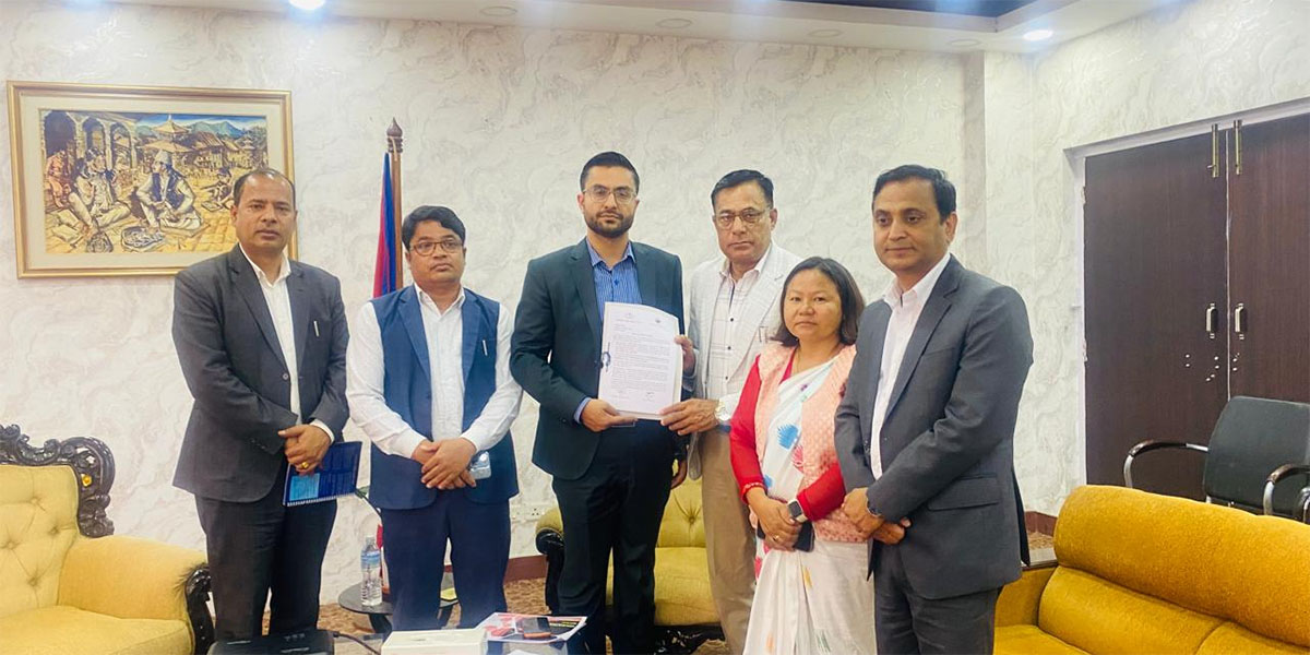 स्थानीय तहलाई आफ्नै निर्णयमा विद्यालय सञ्चालन गर्न  आग्रह