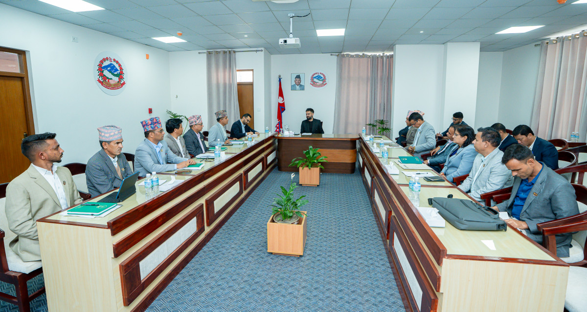 शहीद दशरथ चन्द स्वास्थ्य विज्ञान विश्वविद्यालयको काम तत्काल अघि बढाउने प्रधानमन्त्री शाहको प्रतिवद्धता