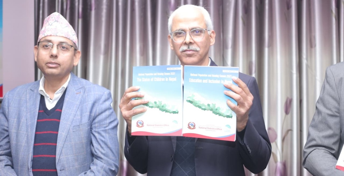 १५-१९ वर्ष समूहका प्रत्येक चारमध्ये एक जना विद्यालय बाहिर