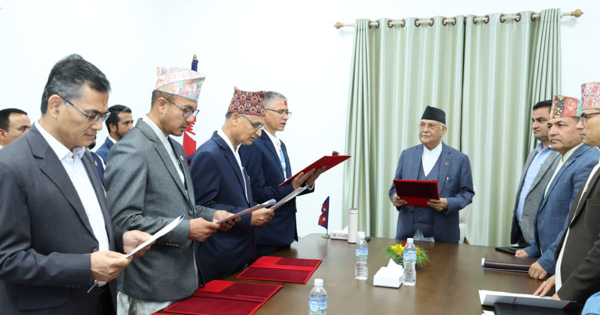 एकैपटक चार स्वास्थ्य विज्ञान प्रतिष्ठानका उपकुलपतिले लिए शपथ