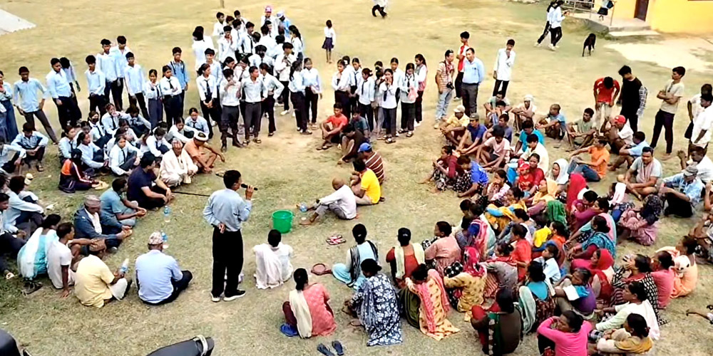 कैलालीको सरस्वती माविले आफू खुशी शिक्षक सरुवा गरेपछी, विद्यार्थी र अभिभावक आन्दोलित