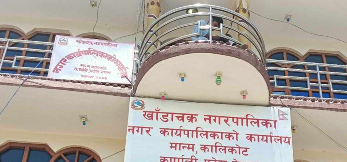 ६ महिनादेखि तलब नपाएपछि आन्दोलन गर्ने खाडाचक्र नगरपालिकाका शिक्षकको चेतावनी