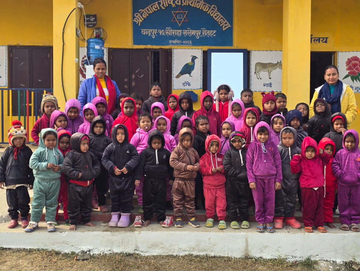 रौतहटकाे नेपाल राष्ट्रिय प्राविका ६७ जना बालबालिकालाई न्यानो कपडा तथा कम्बल वितरण