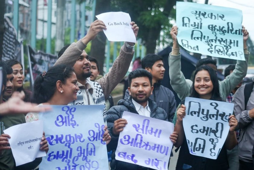 लिपुलेक पास हुँदै कैलाश जाने यात्रा पुनः सञ्चालन गर्ने भारतको निर्णयको  विरोधमा विद्यार्थी संगठन (फाेटाेफिचर)
