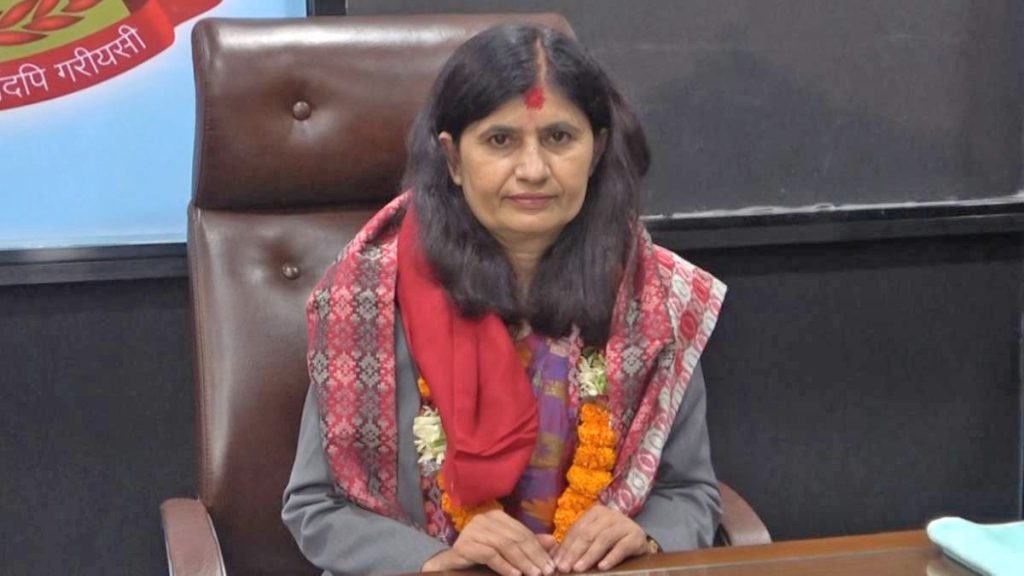 कर्मचारी सरुवाको मापदण्ड परिमार्जन गर्न मन्त्री न्यौपानेको निर्देशन