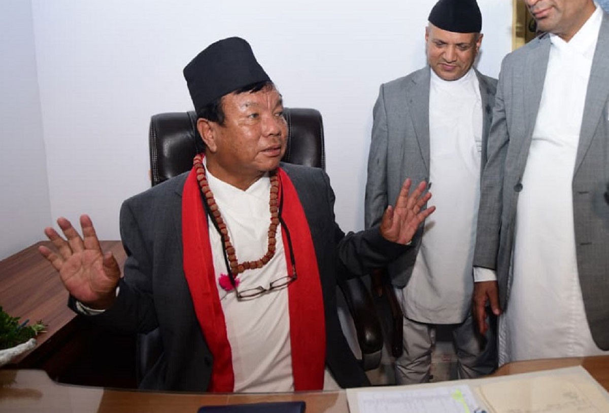 सीटीईभीटी डिप्लोमा सञ्चालन गर्न आवेदन दिएका संस्थालाई १० दिनभित्र जानकारी दिन मन्त्री पुनको आग्रह