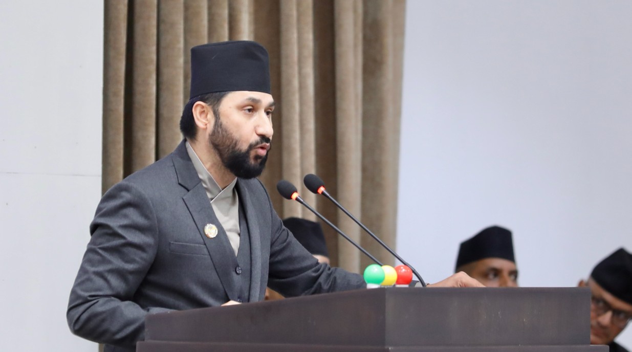 ‘पीडितको घाउमा नुनचुक छर्किनेहरू रास्वपामा बस्न पाउँदैनन्’– रवि लामिछाने