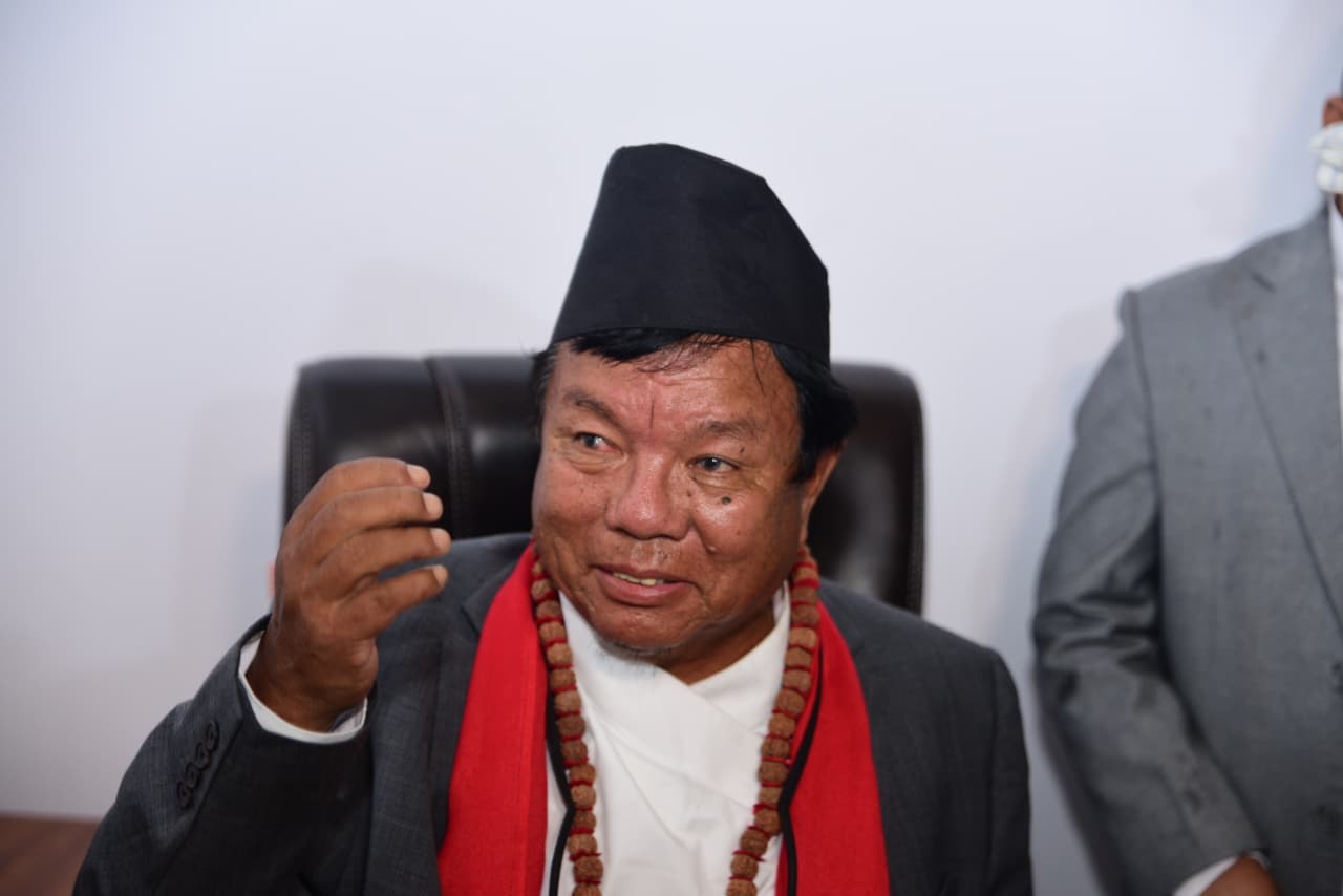 शिक्षामन्त्री महावीर पुनका तीन निर्देशन, के के हुन् ?