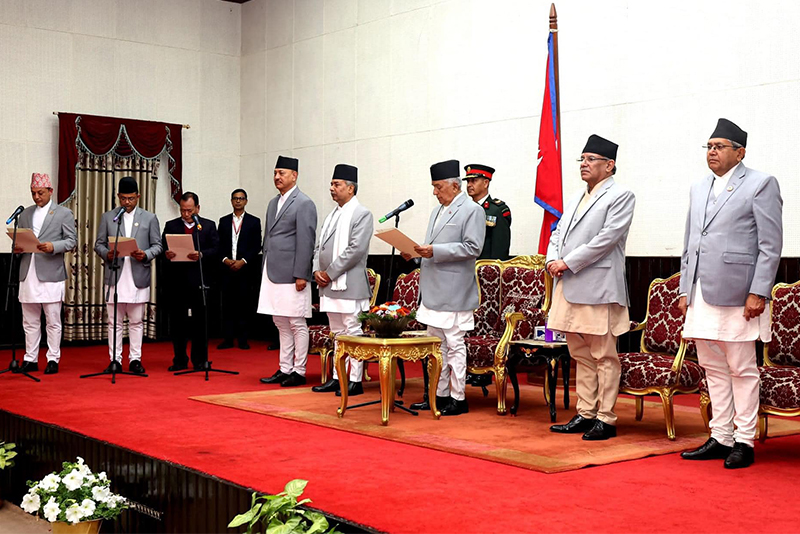 यी हुन् प्रचण्ड सरकारका १८ मन्त्री