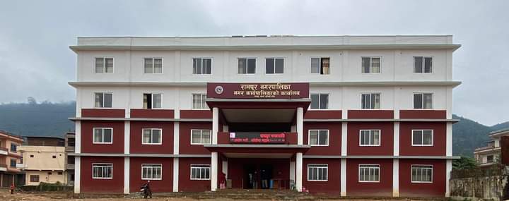 रामपुर नगरपालिकामा स्वर्गीय थापाको स्मृतिमा चार शैक्षिक संस्थामा अक्षयकोष स्थापना