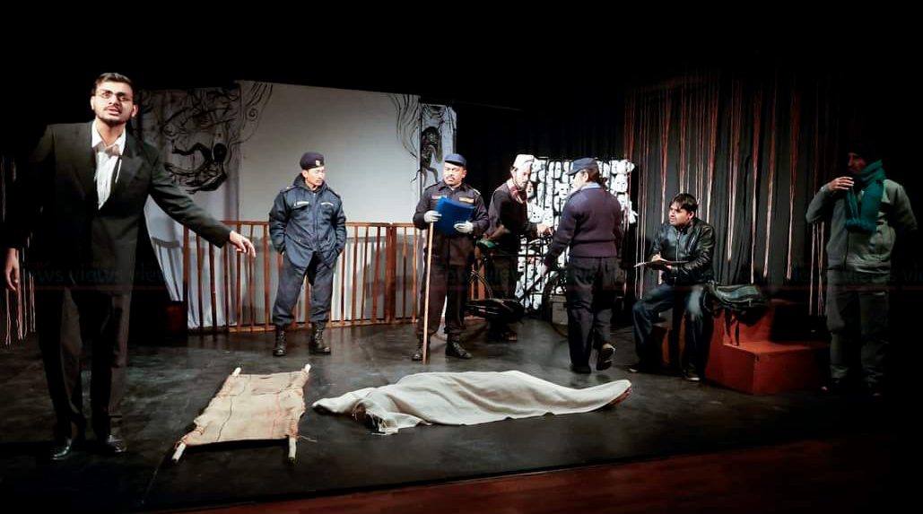 सर्वनाममा नाटक 'कुमारजी आज्ञा गर्नुहुन्छ' : बलात्कार विरुद्व गोमाहरूको विद्रोह